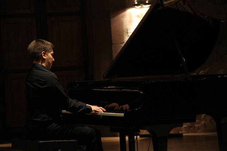 El joven pianista Marín Rayo le dio un musical comienzo a la Navidad de Sigüenza 