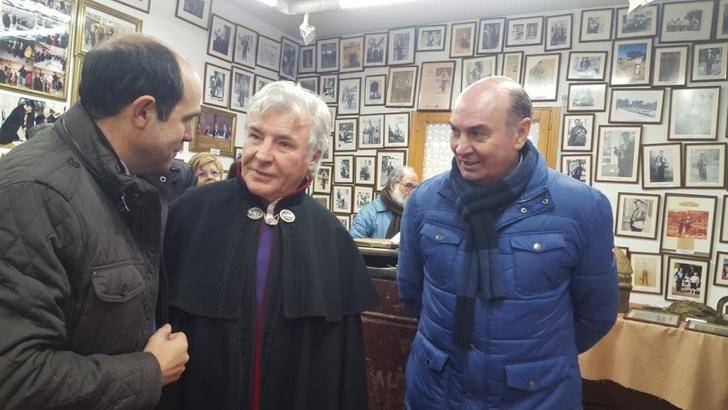 Latre reafirma el compromiso de la Diputación para conservar tradiciones como Su Peso en Miel