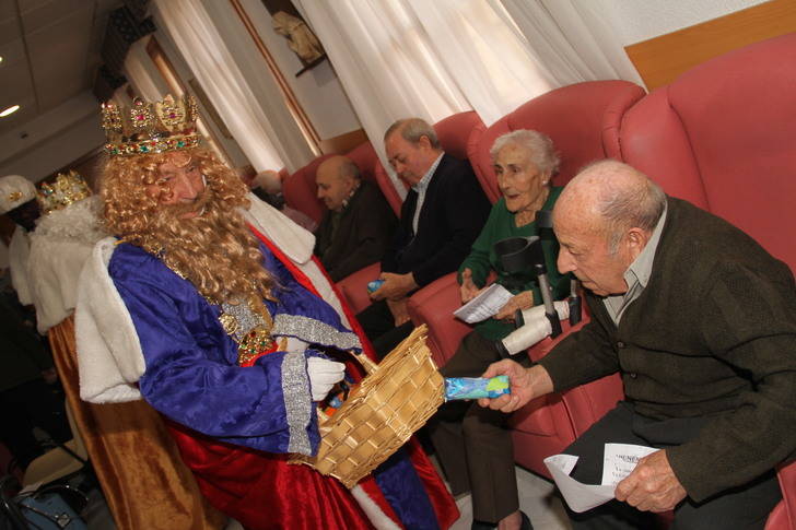 Más de 1.500 personas presencian la Cabalgata de los Reyes Magos en Sigüenza