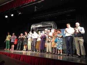 Los vecinos de Alovera muy solidarios en el teatro 