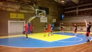 El Isover Basket Azuqueca volvió a hundirse en la piscina del Canoe