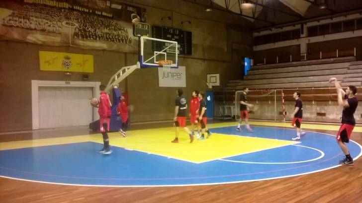 El Isover Basket Azuqueca volvió a hundirse en la piscina del Canoe