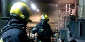 Incendio en una fábrica en Fontanar