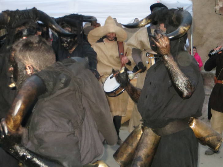 Vecinos y visitantes disfrutaron este sábado de Los Diablos de Luzón