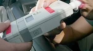 Detenidos cuatro conductores en la capital por beber más de la cuenta