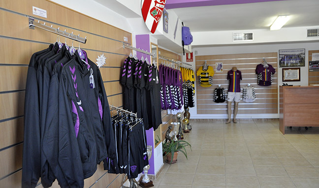 Hummel y el C.D. Guadalajara llegan a un acuerdo para poner precios outlet a las prendas deportivistas