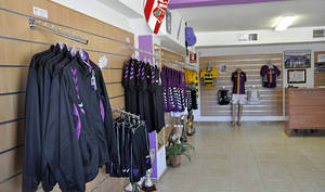 Hummel y el C.D. Guadalajara llegan a un acuerdo para poner precios outlet a las prendas deportivistas