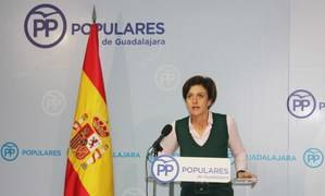 Ana González afirma que Page está atado de pies y manos por Podemos, y por eso ataca a la educación concertada