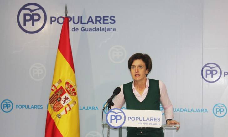 Ana González afirma que Page está atado de pies y manos por Podemos, y por eso ataca a la educación concertada