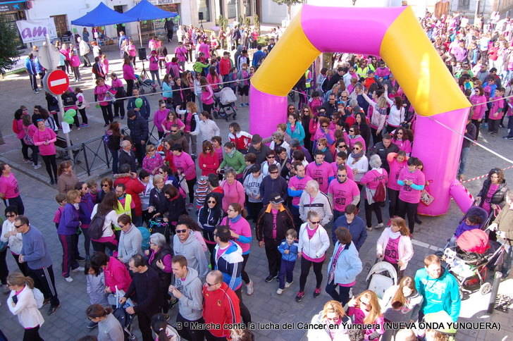 Gran éxito de participación en la 3ª Marcha a favor de la lucha contra el cáncer en Yunquera de Henares