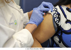 Castilla-La Mancha logra incrementar en casi tres puntos la cobertura de vacunación antigripal entre los mayores de 65