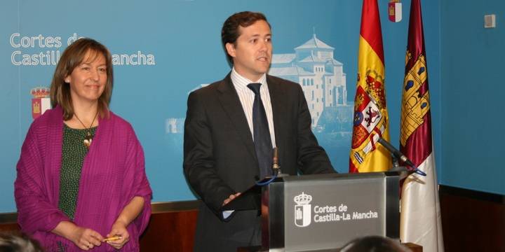 El PP exige a Page que aclare el uso de las tres tarjetas opacas de Candau en RTVCM