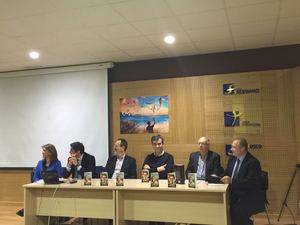 Paco de Coro presenta su libro en el colegio de los Salesianos