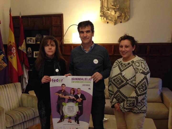 Román se reúne con la Asociación de Enfermedades Raras de Guadalajara