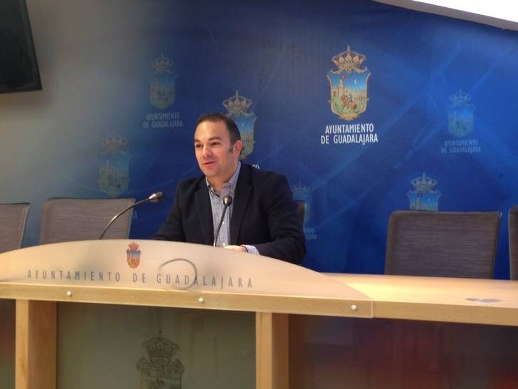 La sustitución de las farolas por otras de tecnología LED, a punto de concluir