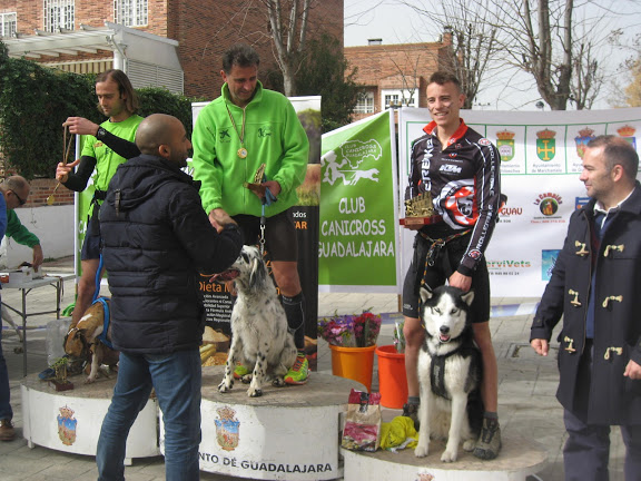 Juan Carlos de la Luz con Gana, ganador del VII Canicross