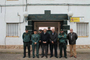 El delegado del Gobierno visita el cuartel de Jadraque