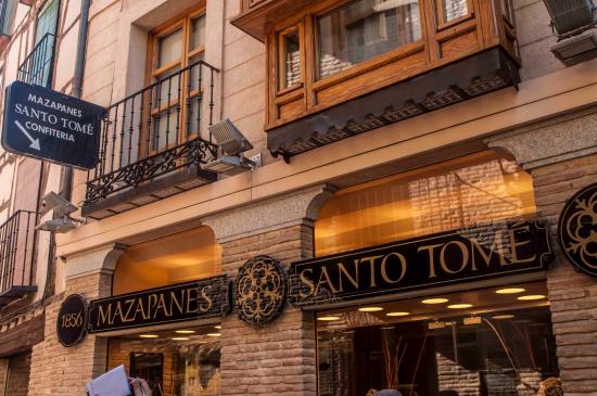 El Libro Guinness de los Récords acepta la solicitud para elaborar el Quijote de mazapán más grande del mundo