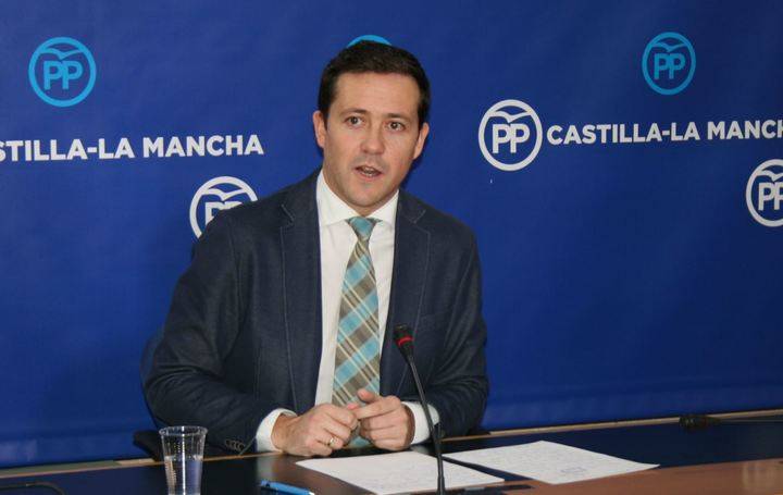 El PP denuncia que Page no asume su responsabilidad ante los 132.000 castellano-manchegos que están en lista de espera