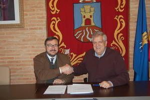 Cifuentes firma un convenio con la Jefatura Provincial de Tráfico