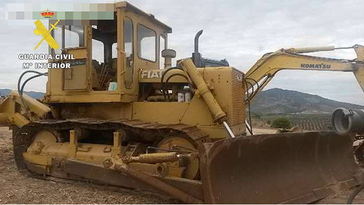 Recuperada una máquina explanadora tras ser vendida como chatarra
