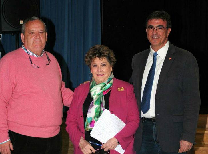 Paloma Gómez Borrero presenta su recital de poesía en El Casar