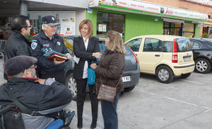 La concejala de Seguridad visita El Alamín junto a los vecinos