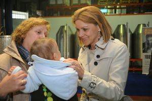 Cospedal destaca que el PP está muy orgulloso de ser el partido que defiende nuestros pueblos y nuestro medio rural