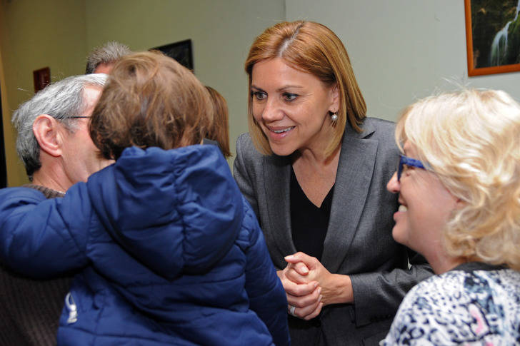 Cospedal califica de inconcebible que Page, para que Podemos le apoye los presupuestos, vaya contra la libertad religiosa