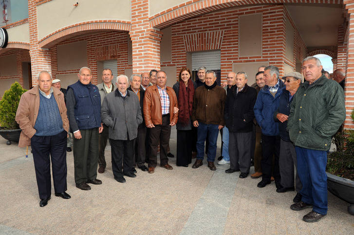 Cospedal califica de inconcebible que Page, para que Podemos le apoye los presupuestos, vaya contra la libertad religiosa