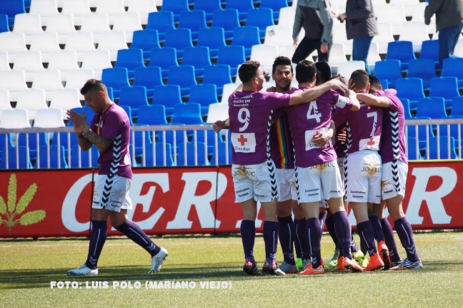 El Dépor se exhibe en el estreno de David Vidal como técnico morado