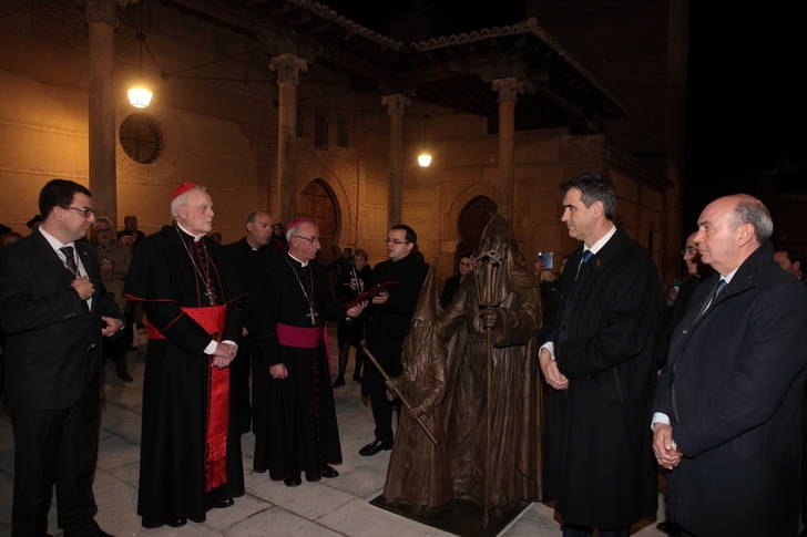 Román: Esta escultura muestra el respaldo del Ayuntamiento de Guadalajara a la Semana Santa