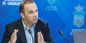 Carnicero: Ya está bien de que el PSOE utilice el casco histórico como arma arrojadiza. Que se arremangue como nosotros y trabaje en serio por él