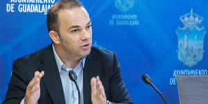 Carnicero: Ya está bien de que el PSOE utilice el casco histórico como arma arrojadiza. Que se arremangue como nosotros y trabaje en serio por él