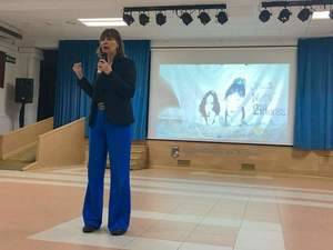 Cs El Casar-Mesones acompañó a Mabel Lozano en la proyección en esta localidad de su documental sobre la trata de mujeres