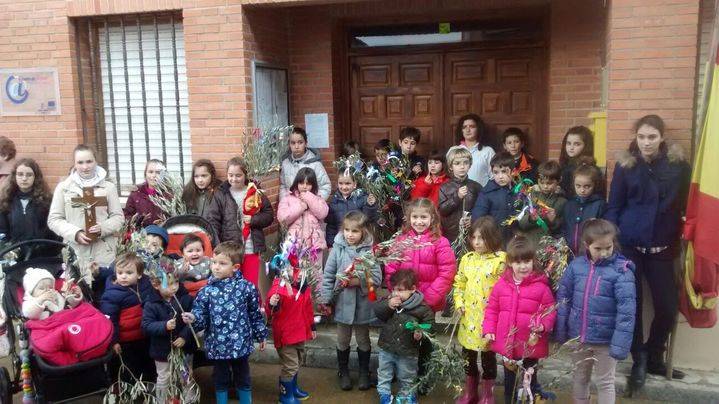 Los niños, protagonistas de la Procesión de Ramos de Málaga del Fresno