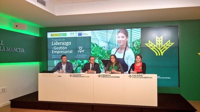 El Instituto de la Mujer promueve el liderazgo femenino a través de su red de centros