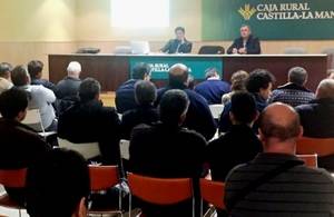 M&#225;s de 50 personas han participado en la charla informativa de UPA en Guadalajara