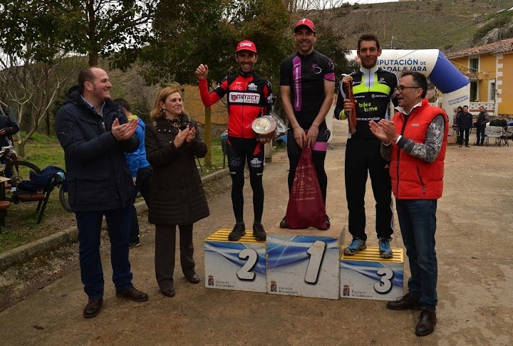 Cerca de 400 ciclistas participaron en la V Bike-time de El Sotillo