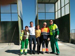 La diputada provincial Yolanda Ramírez se interesa por el funcionamiento de la planta de residuos de El Casar-Mesones