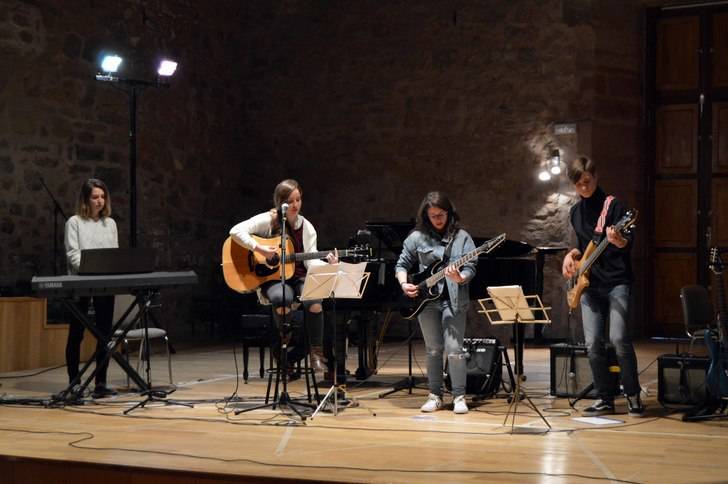 La II Feria del Libro Usado de Sigüenza y el concierto solidario recaudan 800 euros