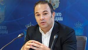 El vicealcalde acusa al portavoz socialista de engañar, alarmar y atacar sin argumentos y sin sentido