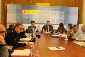 Gregorio y Román copresiden la Junta Local de Seguridad con motivo de la celebración de la Copa de Europa de Fútbol Sala de la UEFA