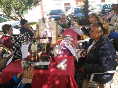 Casi 100 encajeras de bolillos se dieron cita en el IV Encuentro ‘Villahermosa de Alovera’
