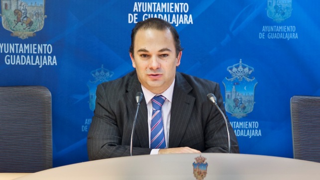 Carnicero: ¿Daniel Jiménez es concejal de Guadalajara o concejal de Marchamalo?