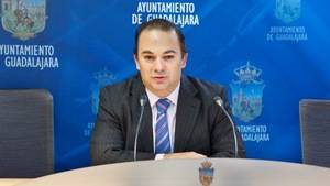 Carnicero: ¿Daniel Jiménez es concejal de Guadalajara o concejal de Marchamalo?