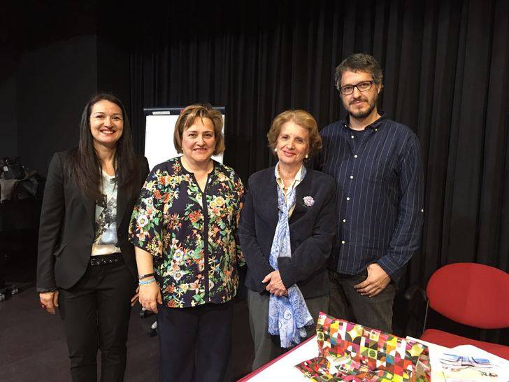 Concha López Narváez y Rafael Salmerón, dos grandes plumas de la LIJ en la biblioteca de Alovera