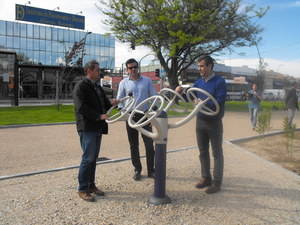 El Ayuntamiento de Guadalajara concluye el ajardinamiento del terreno anexo a la piscina cubierta Huerta de Lara