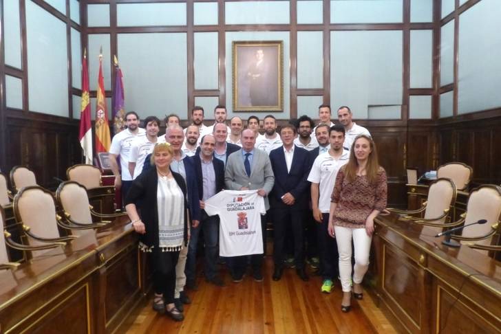 La Diputación renueva su compromiso con el Balonmano Guadalajara
