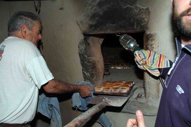 Almiruete hizo pan y bollos para celebrar el Día de la Colación